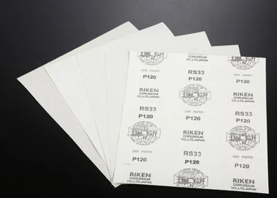 Folha de lixamento RS33