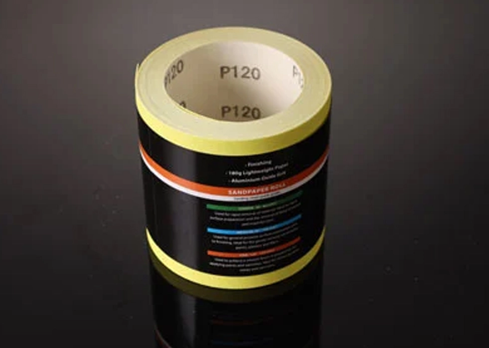 Aplicação de rolos de lixa de óxido de alumínio